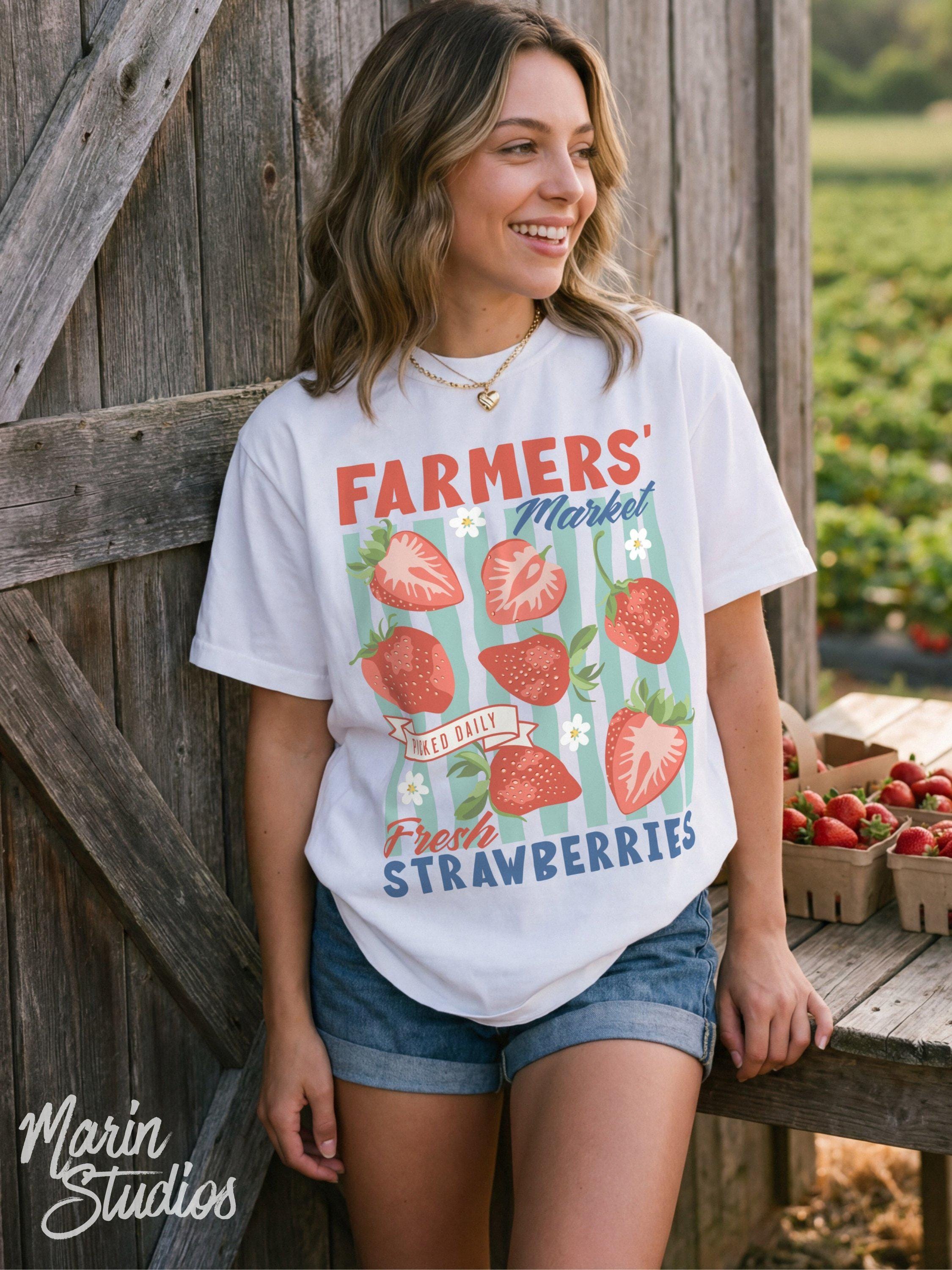 Farmers Market Strawberry Vintage Fruit Summer Foodie Unisex T-shirt, Sweatshirt, Hoodie (3)