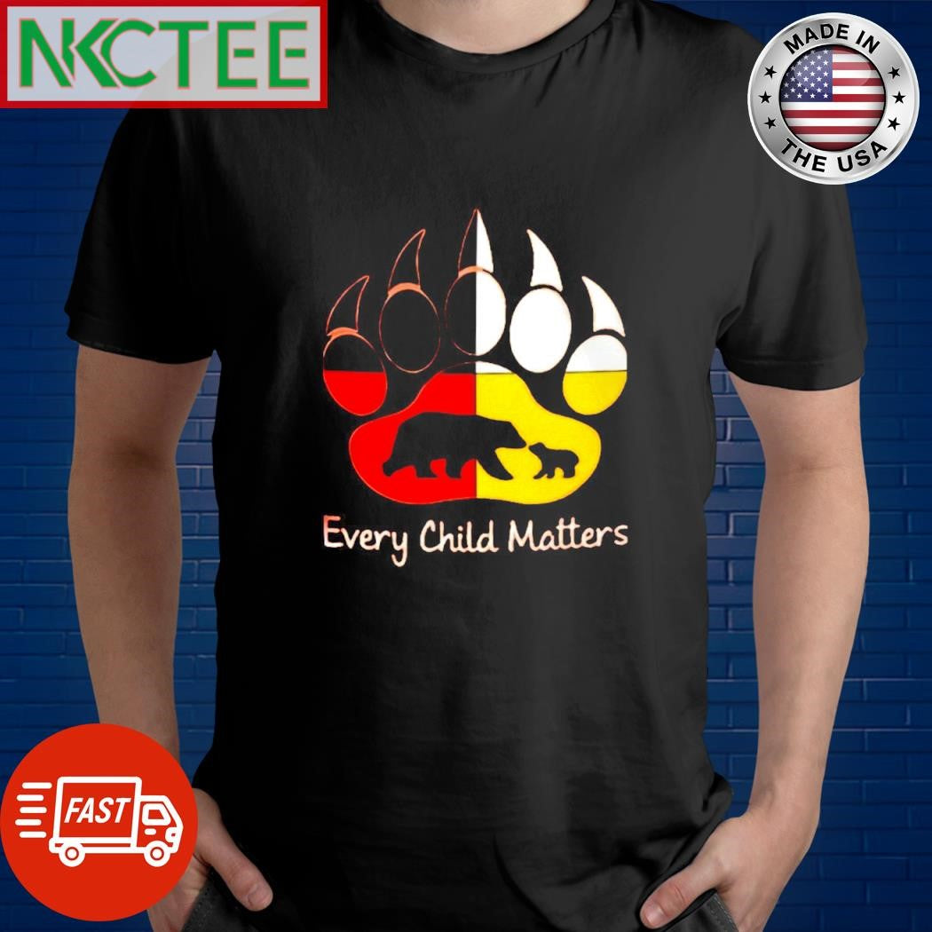 Every Child matters mom bear and child hand shirt
