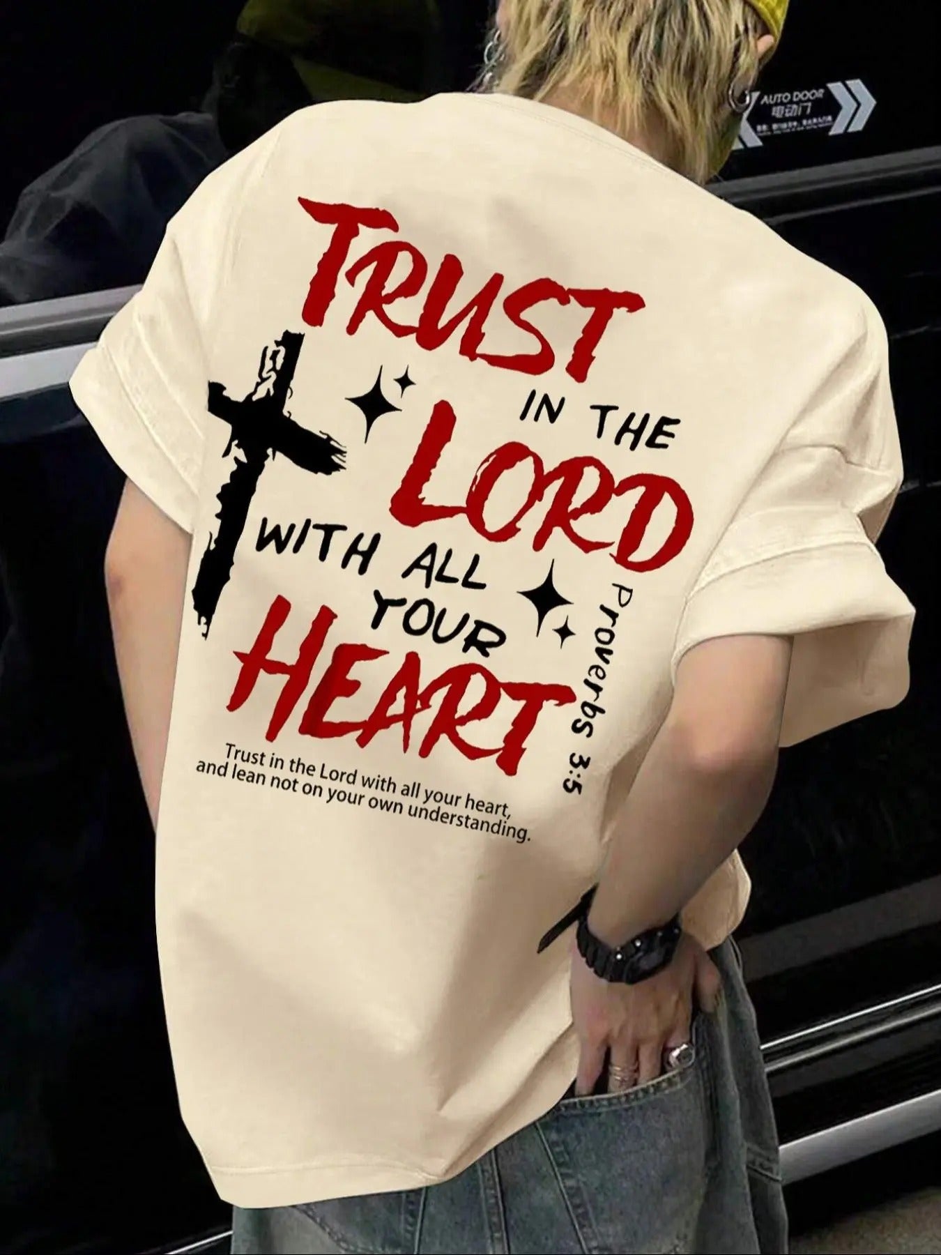Men'WB shield Cross & Slogan Print Round Neck Tee, Regular Fit Casual Comfy Short Sleeve Crew Neck T-shirt for Summer, Fashion Men'WB shield Top for Daily Wear