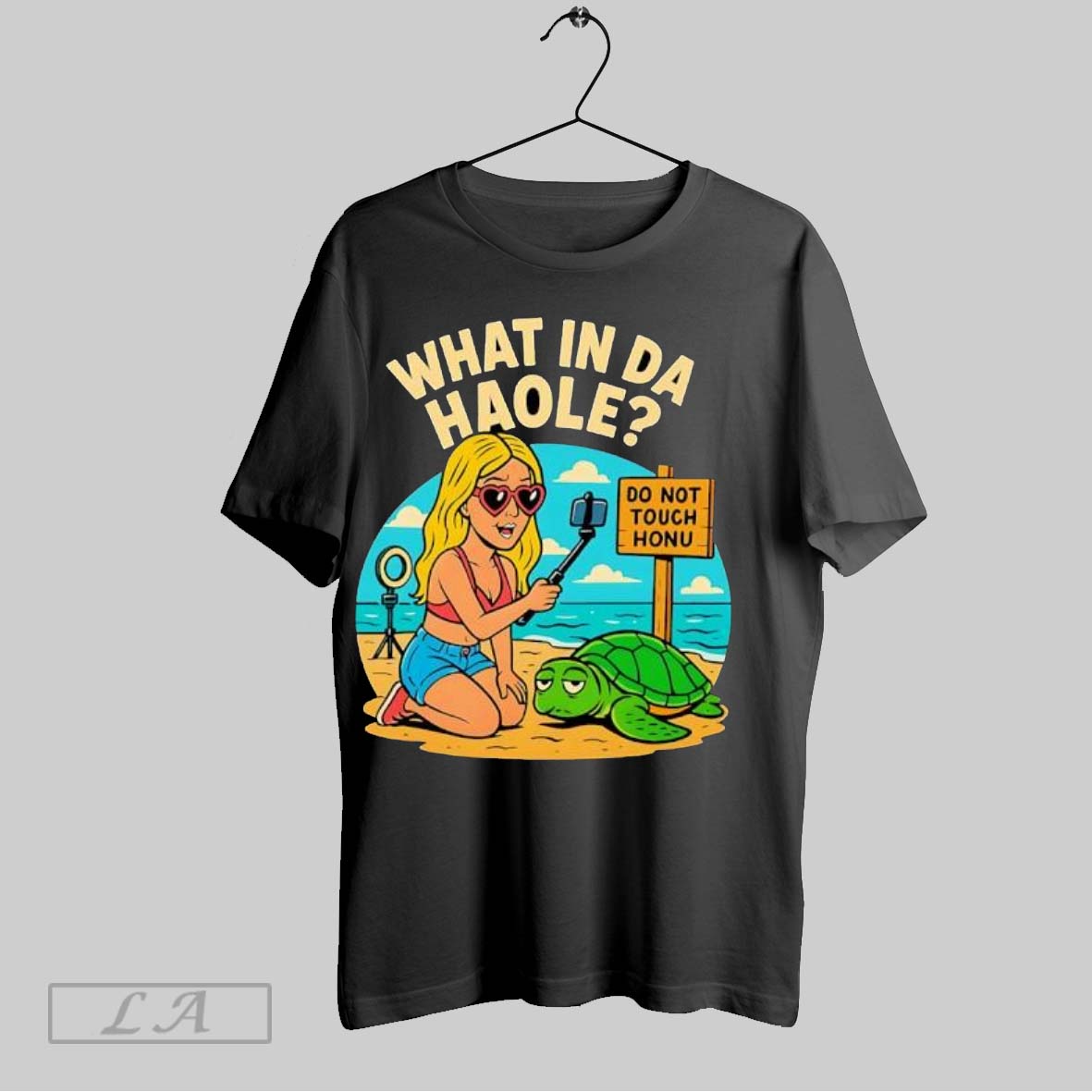 Original What In Da Haole Girl Taking Selfie With Hawaiian Monk Seal Turtle