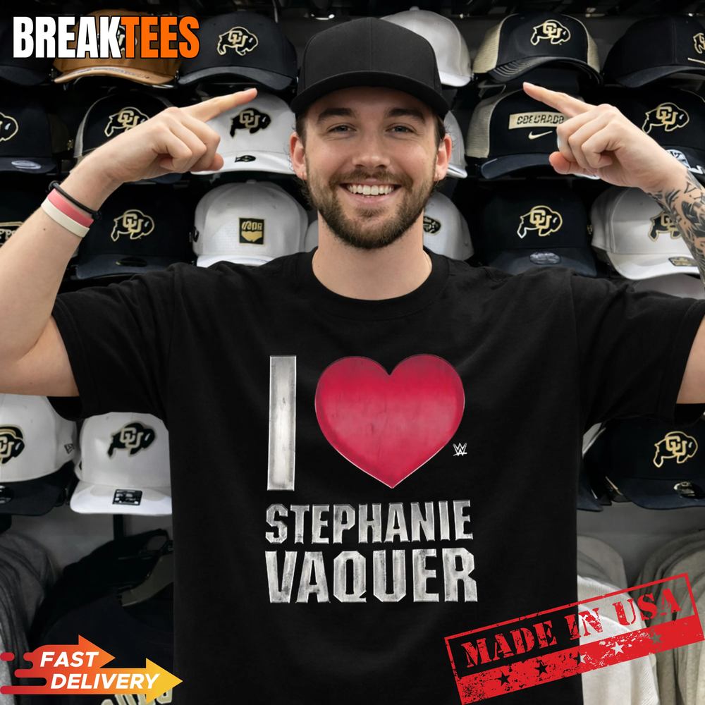 Stephanie Vaquer I love WWE heart t-shirt