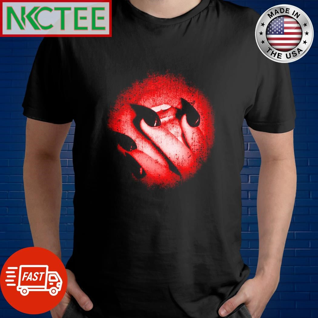 Top Alter Ego Vixi mouth hand photo shirt