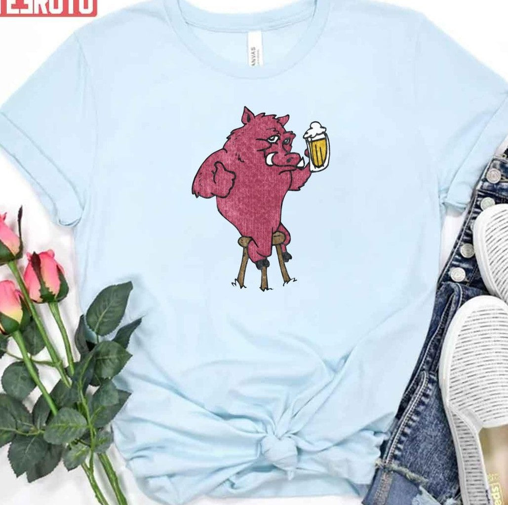 Beer Drinking Razorback Hog Vintage Unisex T-Shirt