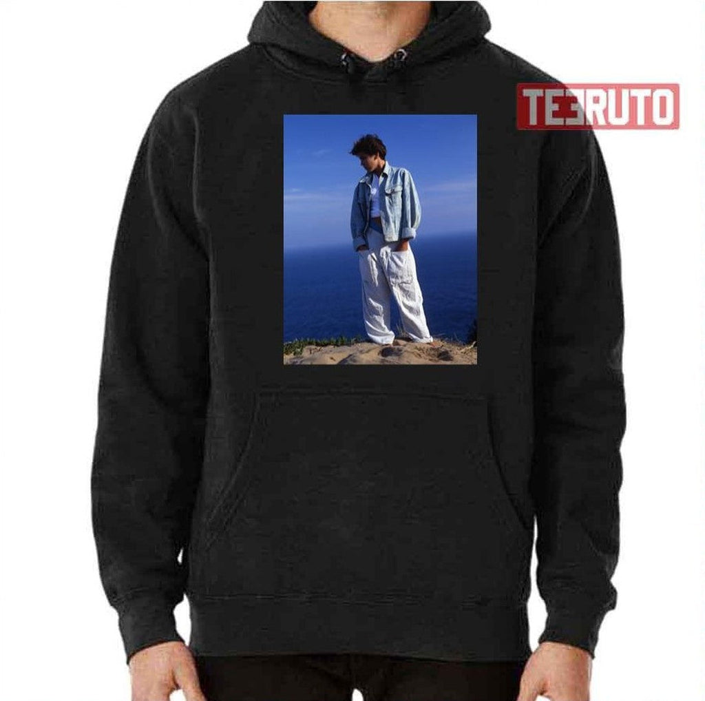 Mora Singer Graphic Unisex T-Shirt