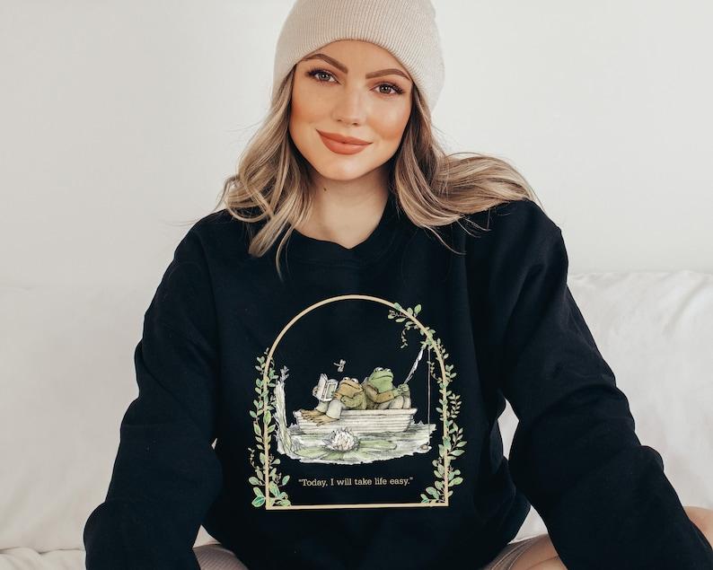 Vintage Classic Book Frog and Toad Sweatshirt,Cottage Core Aesthetic Book Lovers Sweatshirt,Oversized Crewneck Gift for Reader,Birthday Gift Cotton Fa