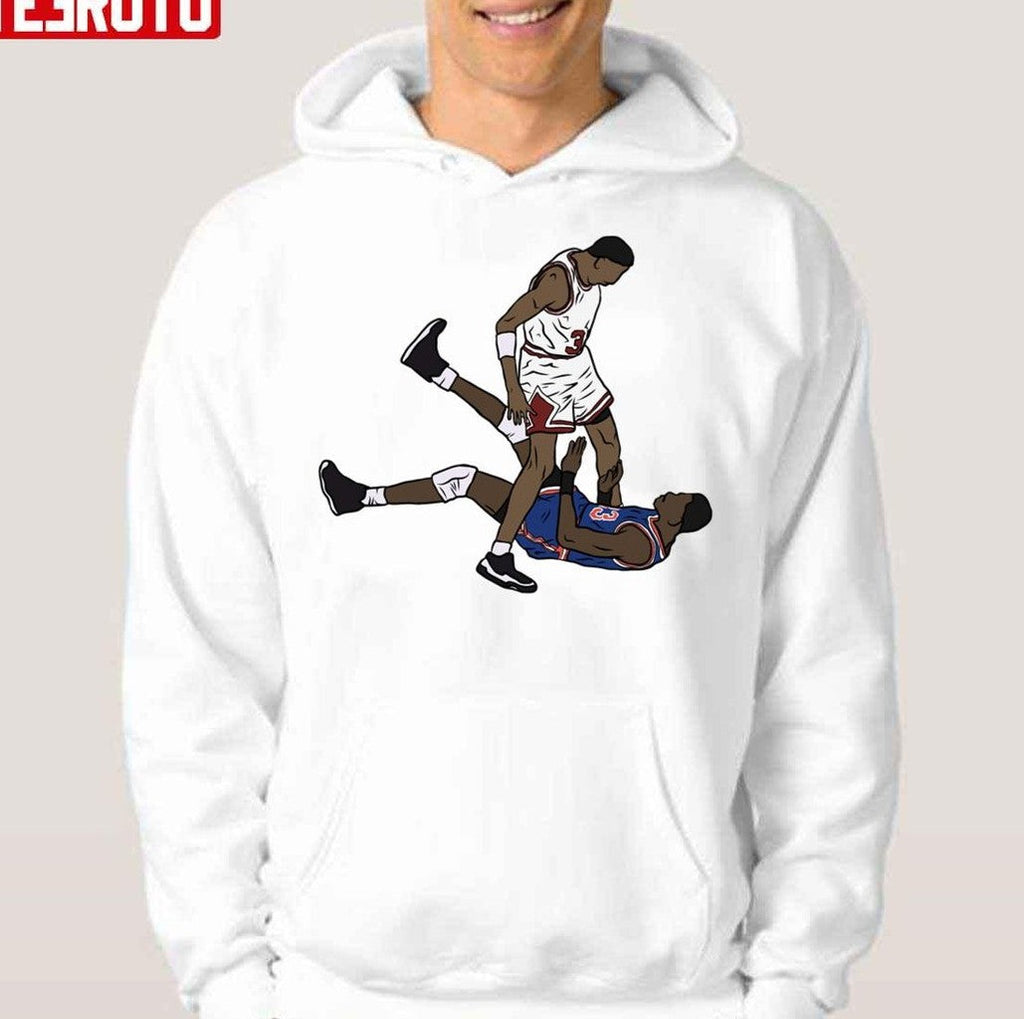 Scottie Pippen Standing Over Patrick Ewing Basketball Unisex T-Shirt