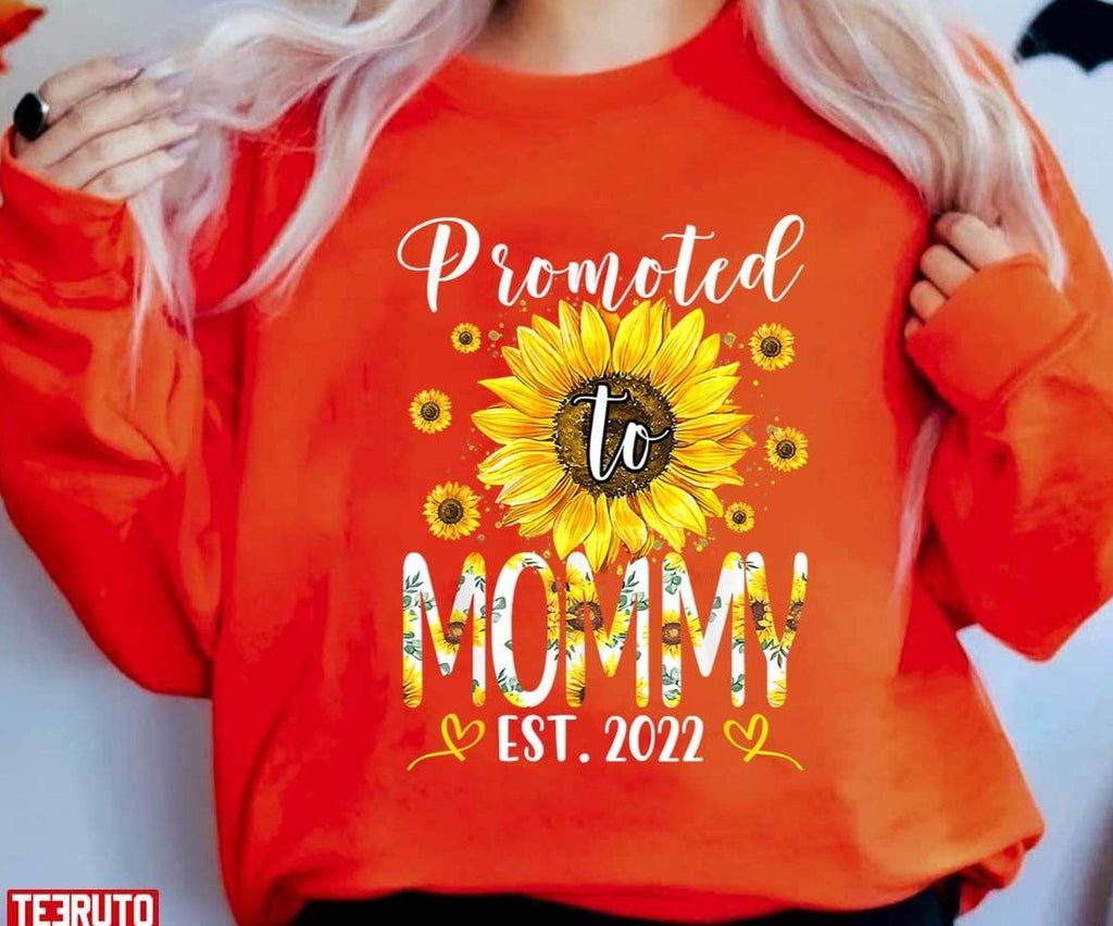 Promoted To Mommy Est 2022 Sunflower Women T-Shirt