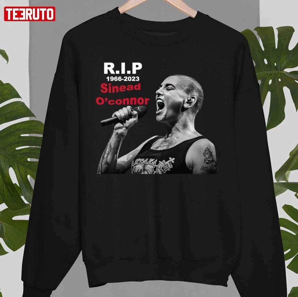 Singing Sinead O'connor Vintage Singer Unisex T-Shirt
