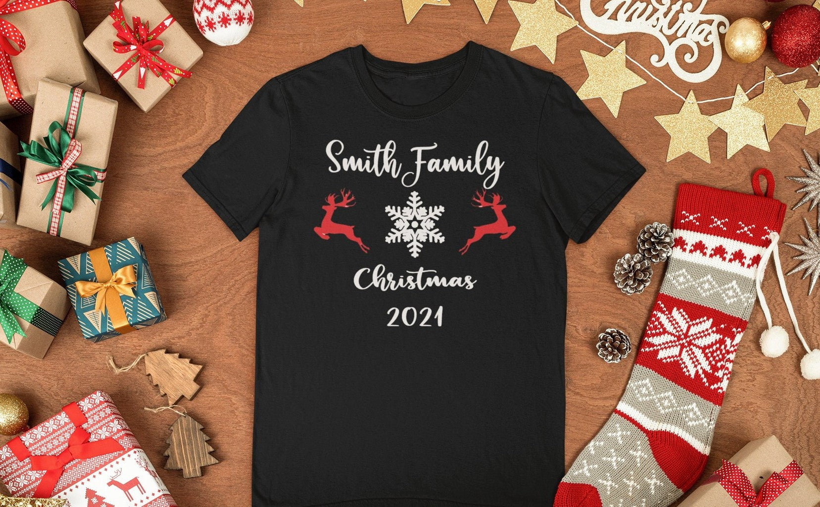 Smile Family Christmas 2021 Unisex T-Shirt