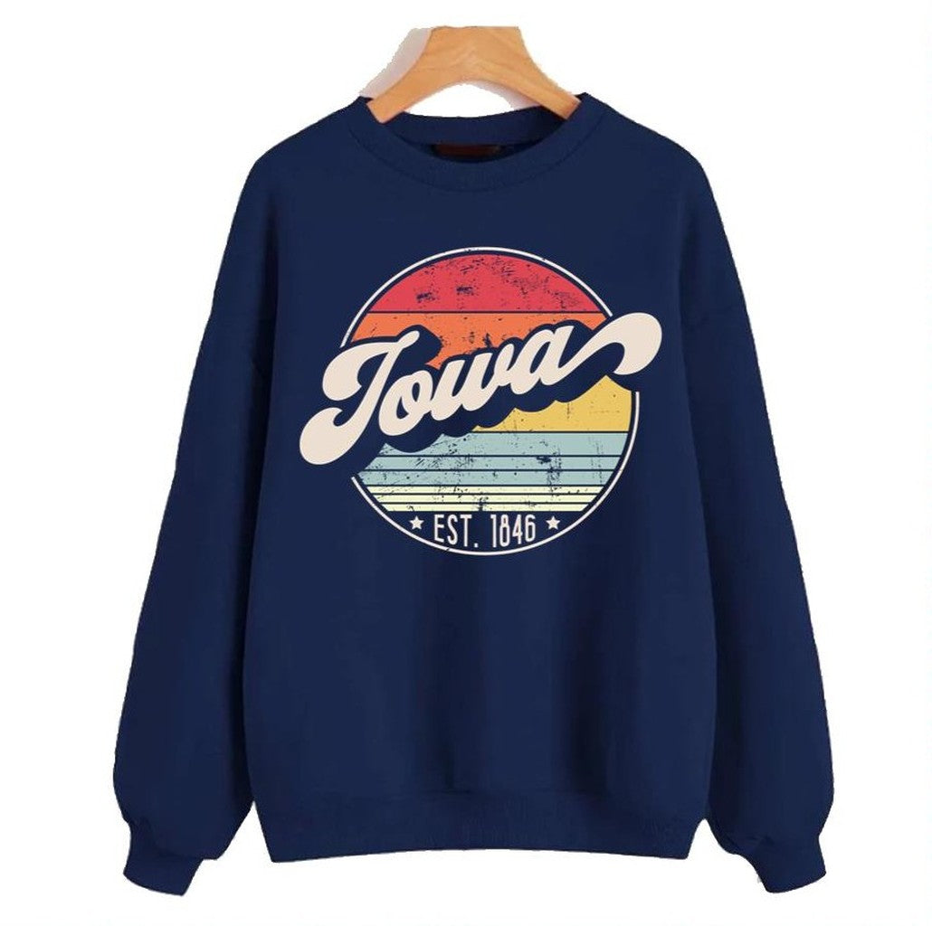 Round Retro Iowa Distressed Sunset Design Unisex Sweatshirt