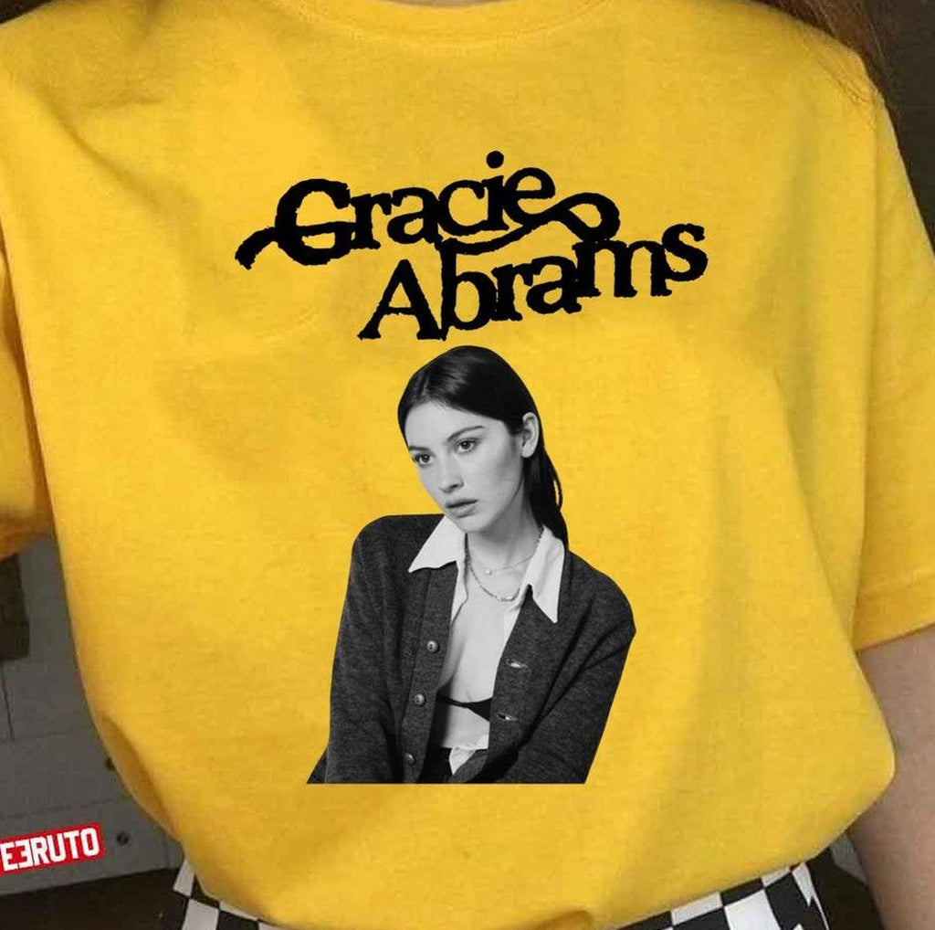 Singer Gracie Abrams Portrait Unisex T-Shirt