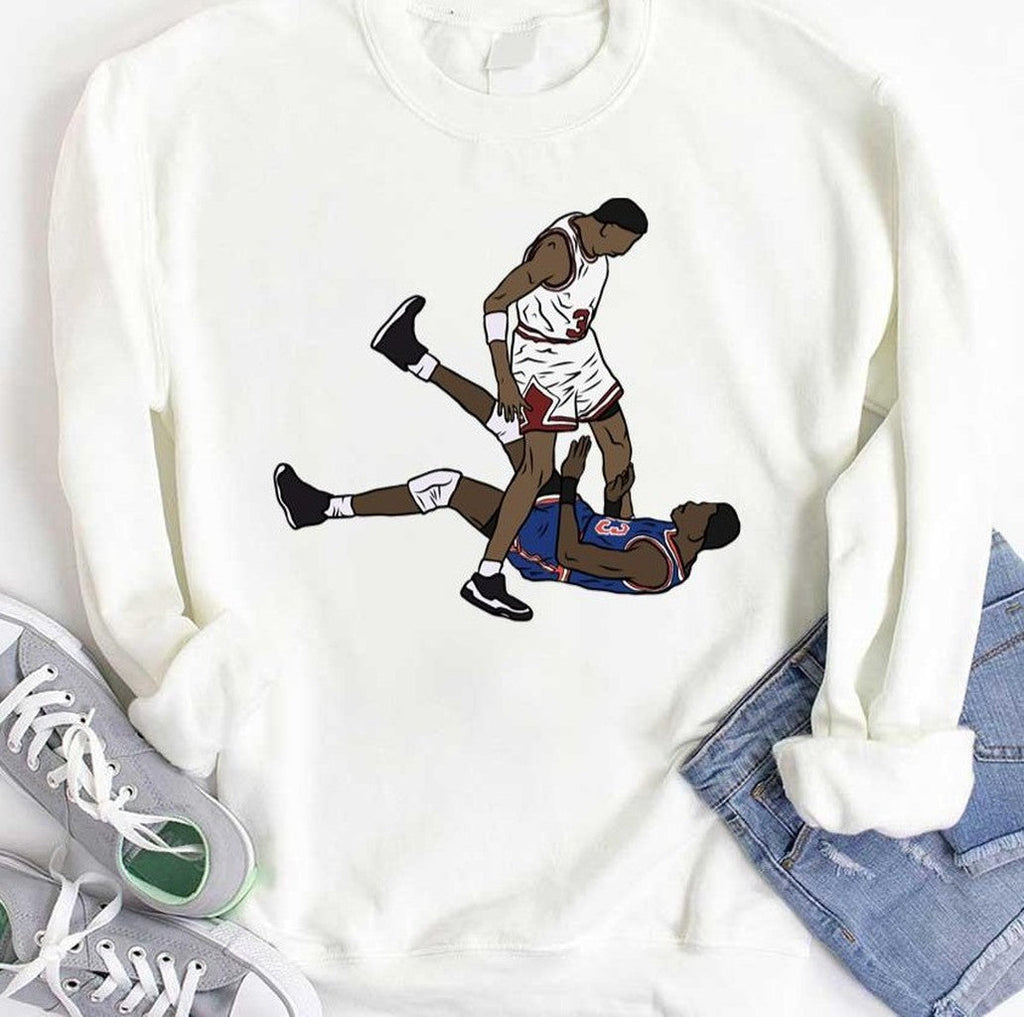 Scottie Pippen Standing Over Patrick Ewing Basketball Unisex T-Shirt