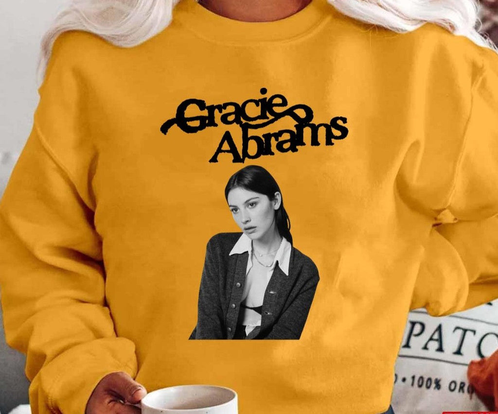 Singer Gracie Abrams Portrait Unisex T-Shirt