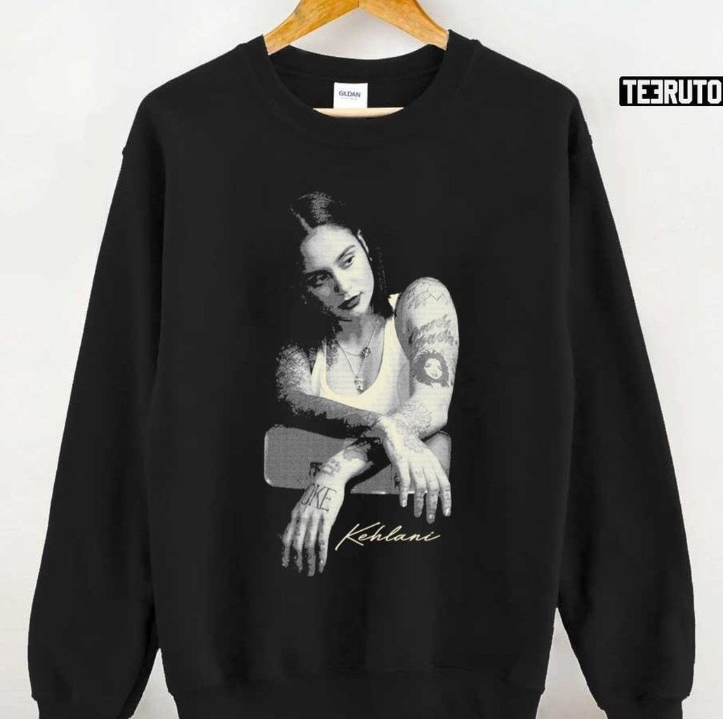 Artist Kehlani Simple Black N White Design Unisex T-Shirt