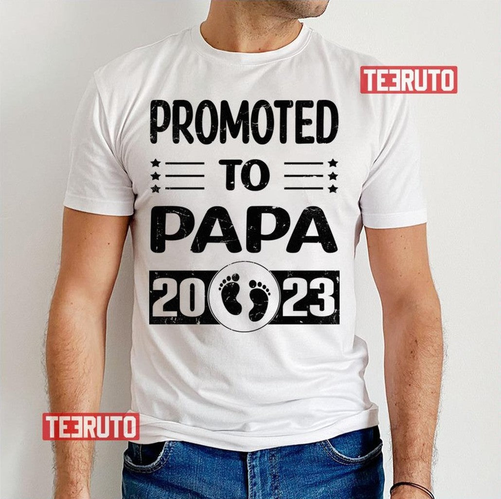 Promoted To Papa 2023 Fathers Day Unisex T-Shirt