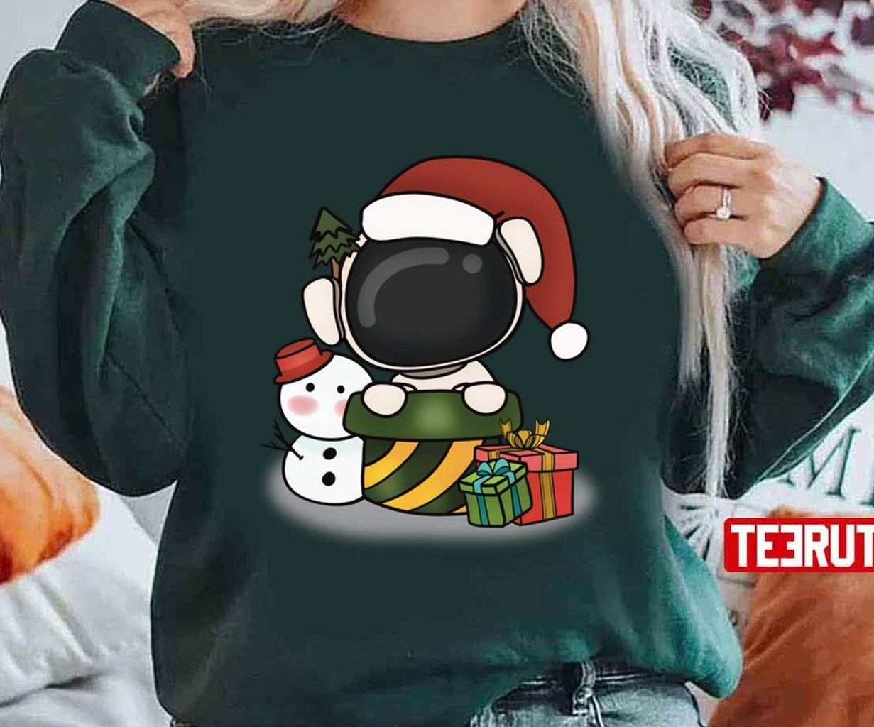The Christmas Gifts Snowman And Chritsmas Trees Of Astronaut Unisex T-shirt