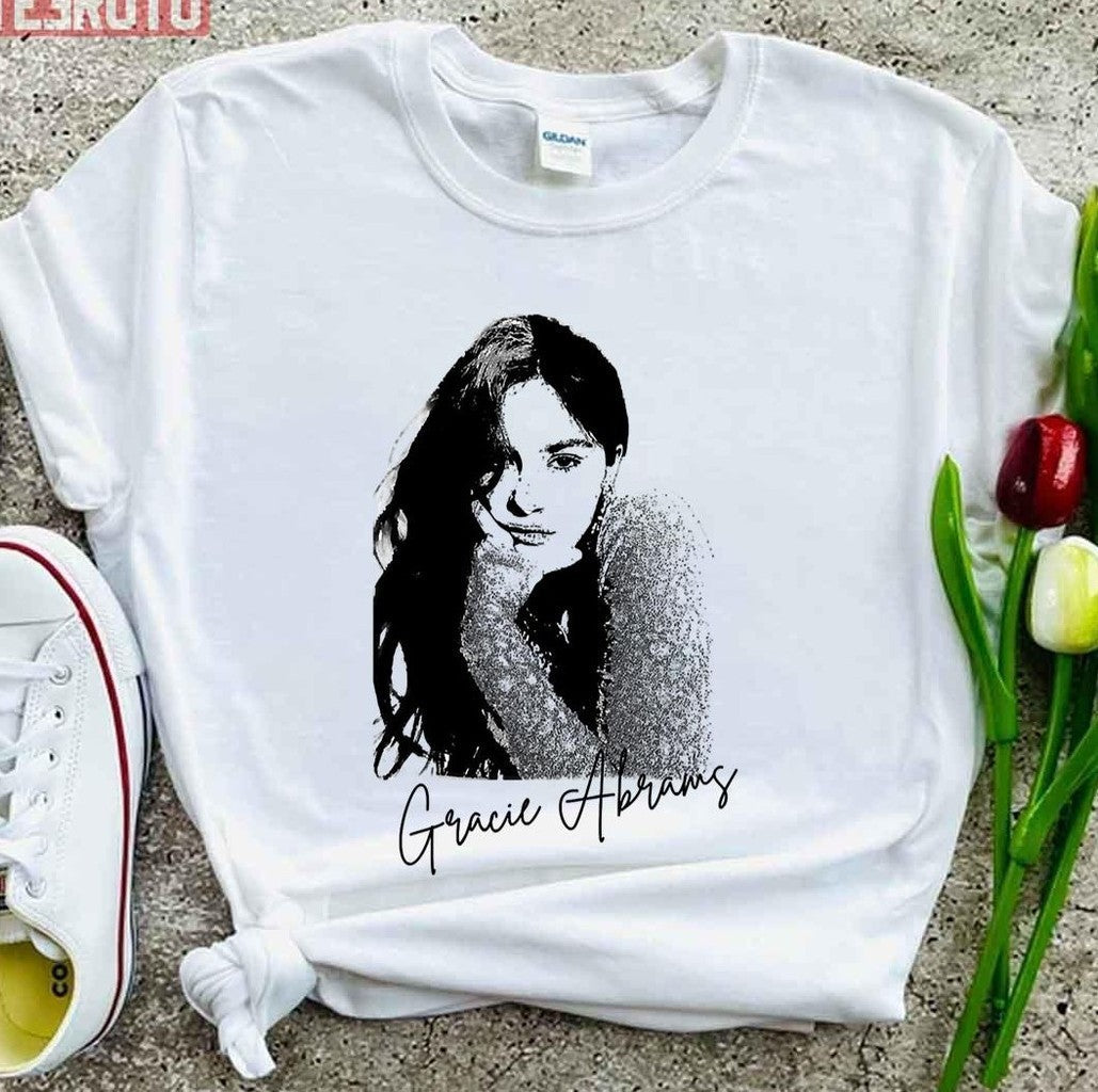 Signature Design Gracie Abrams Unisex T-Shirt