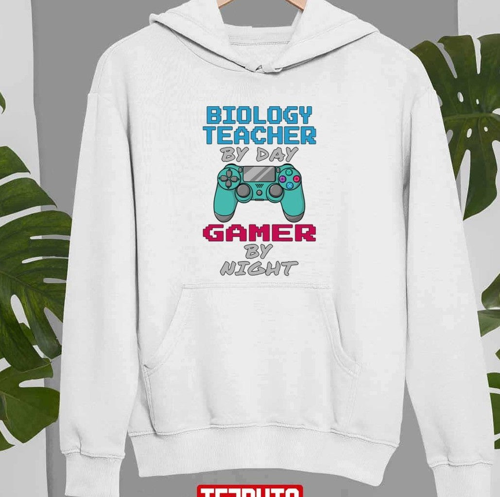 National Teacher Day Biology Teacher By Day Gaming By Night Graphic Unisex T-Shirt