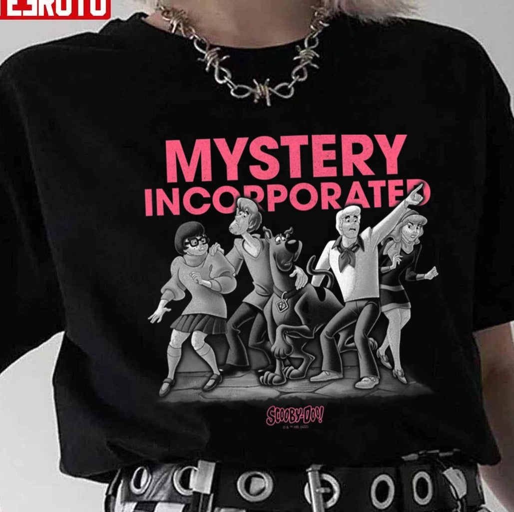 Mystery Incorporated Frightened Group Shot Poster Scooby Doo Unisex T-Shirt