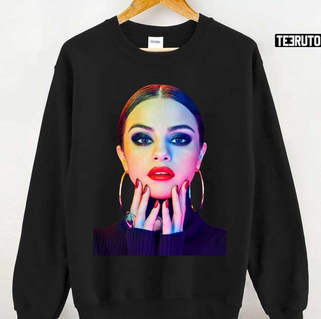 Beautiful Face Selena Gomez Unisex T-shirt