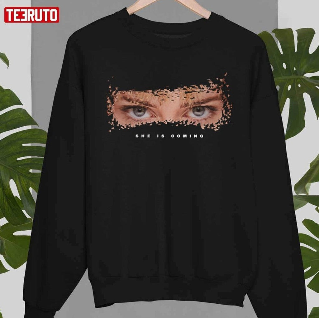 She Is Coming Miley Cyrus Eyes Unisex T-Shirt