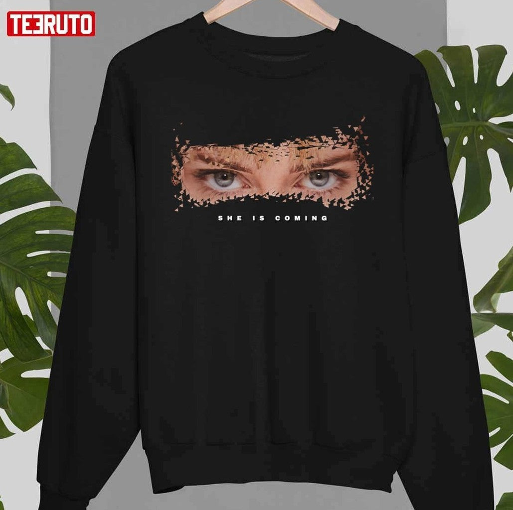 She Is Coming Miley Cyrus Eyes Unisex T-Shirt