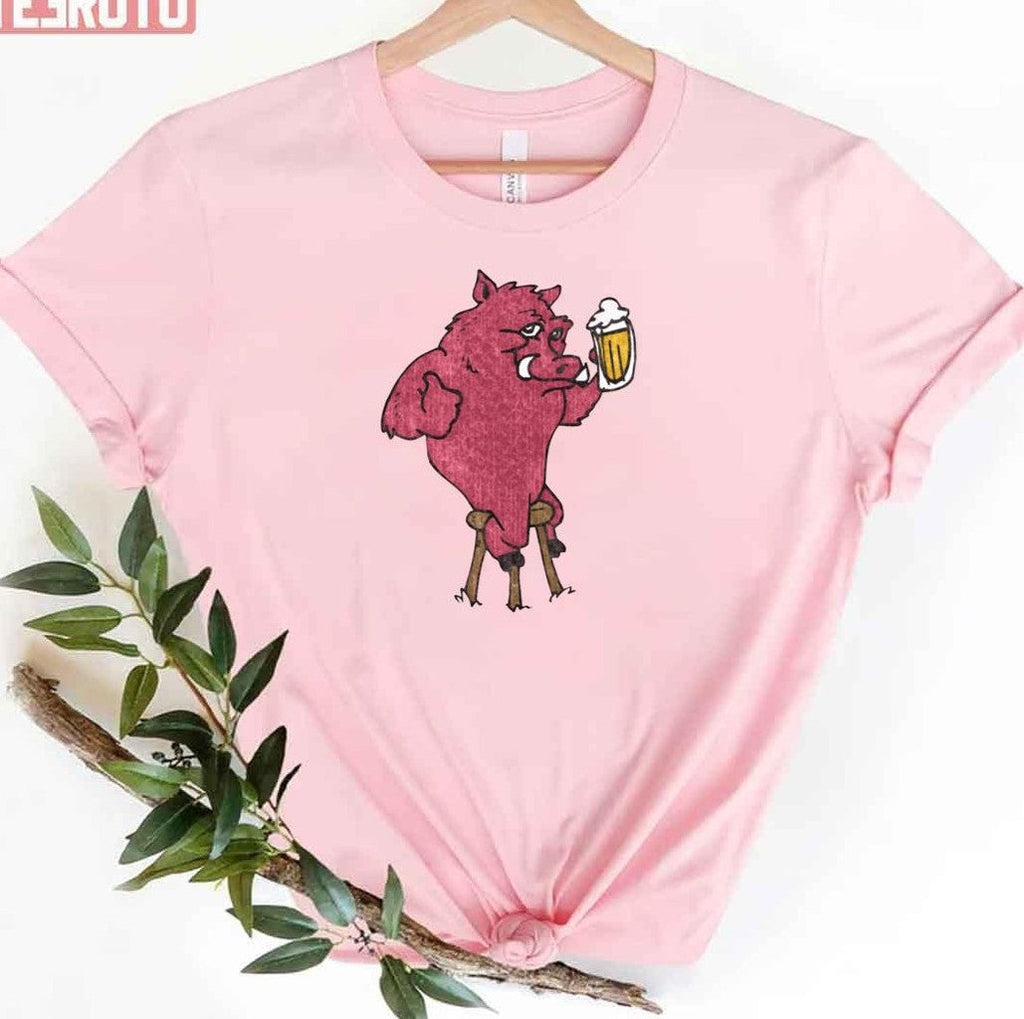 Beer Drinking Razorback Hog Vintage Unisex T-Shirt