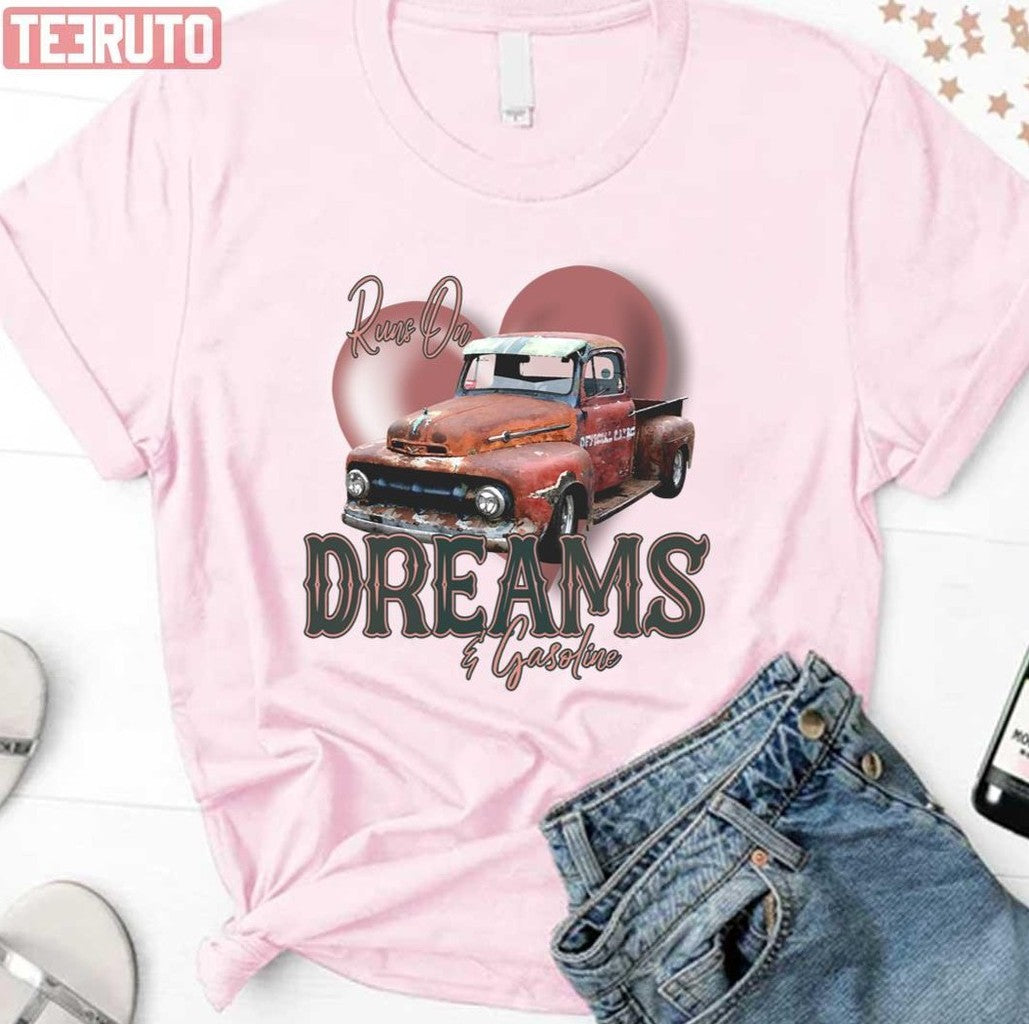 Runs On Dreams Lainey Wilson Unisex Sweatshirt