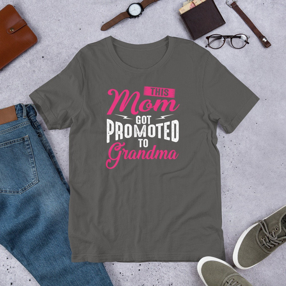 This Mom Got Promoted To Grandma T-Shirt for Women