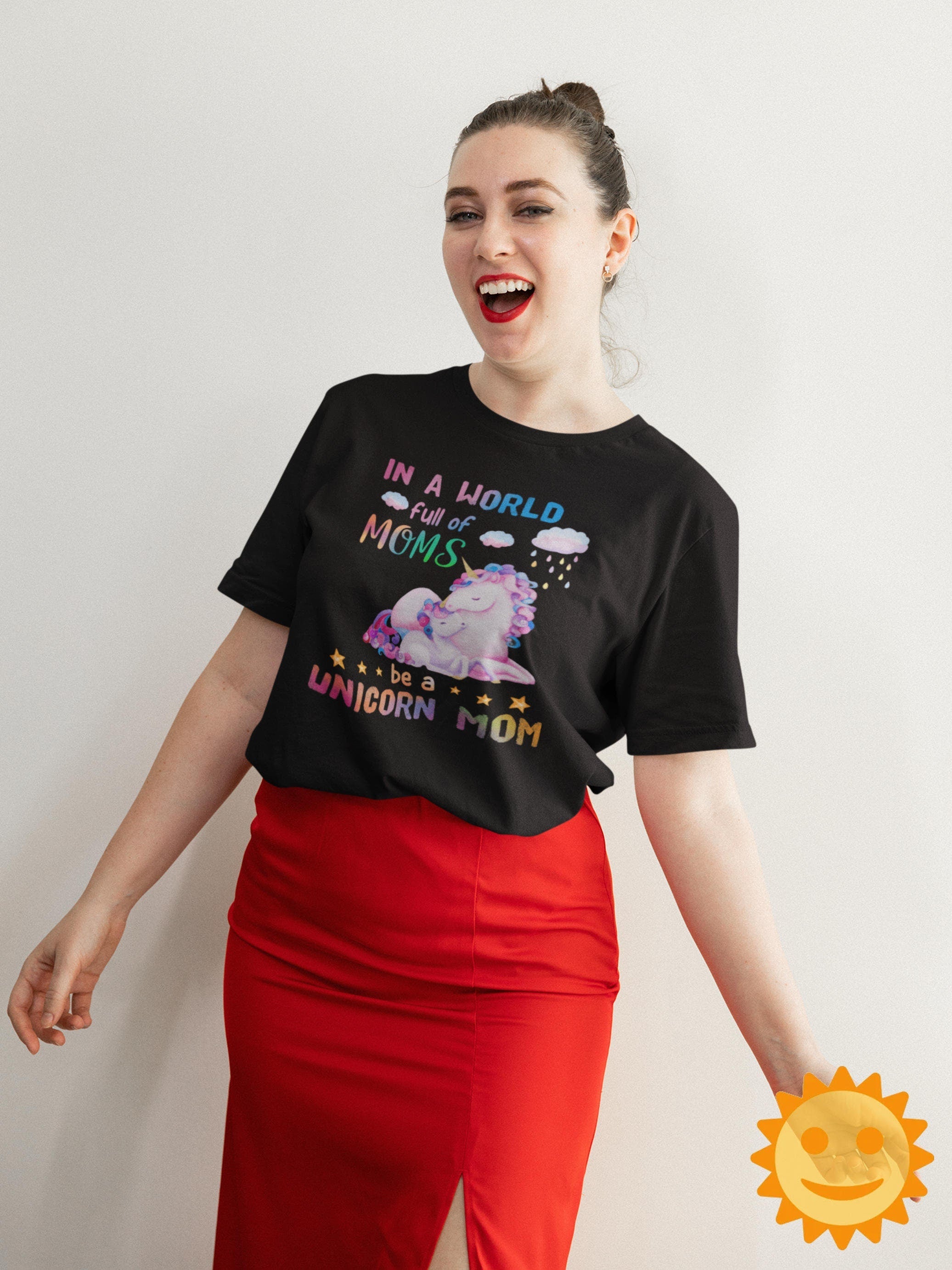 In A World Full Of Moms Be A Unicorn Mom Vintage T-Shirt, Mothers Day Shirt, Mother's Day Shirt, Mom Shirt, Unicorn Lovers Shirt