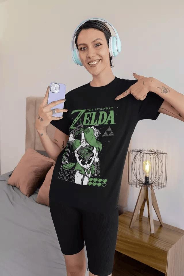 Unisex Graphic Tee - Video Games Shirt - Retro Gaming Tees for Gamers Vintage 90s black T-Shirt