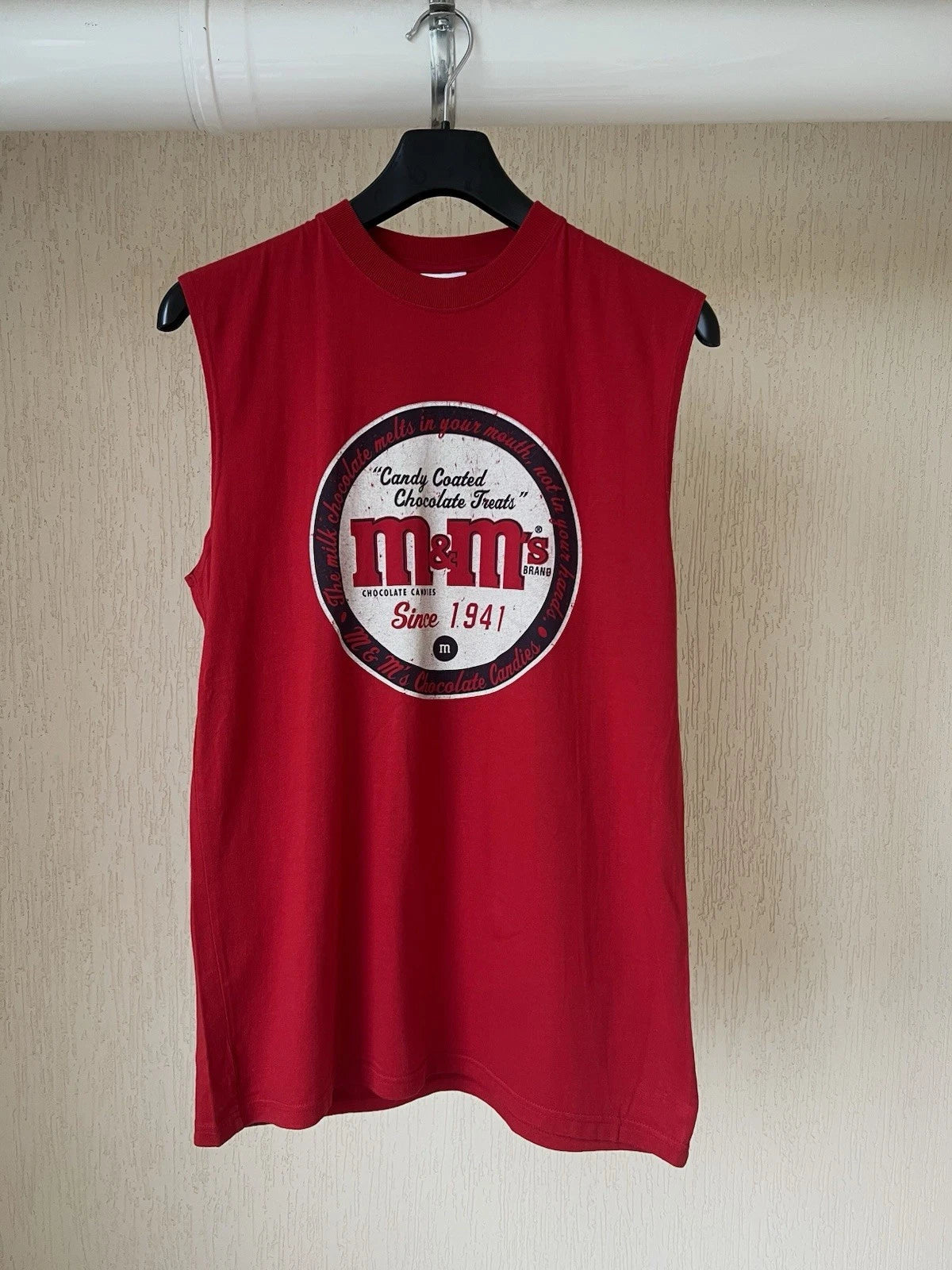 Vintage M&M’s World Graphic Sleeveless T-Shirt Red Medium Y2K Muscle Top Mint