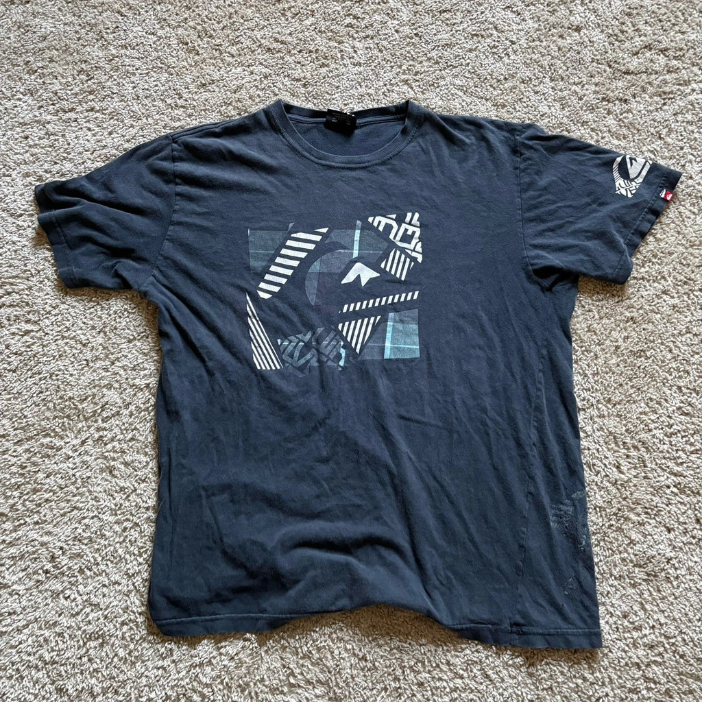 Vintage Y2K Quiksilver Surf T Shirt Men’s XL Faded Black Graphic