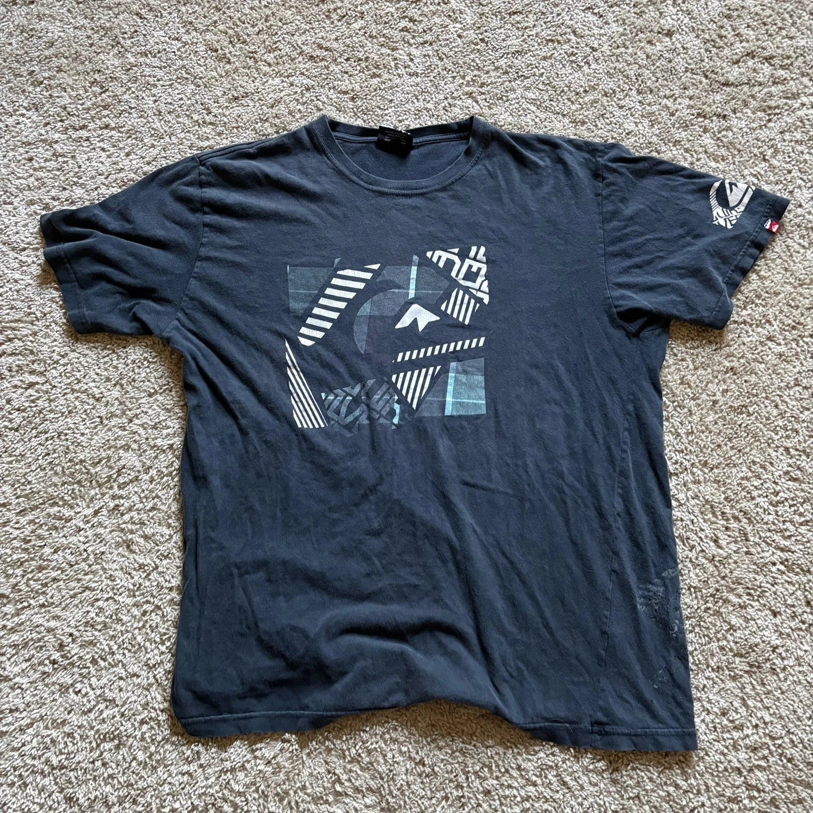 Vintage Y2K Quiksilver Surf T Shirt Men’s XL Faded Black Graphic