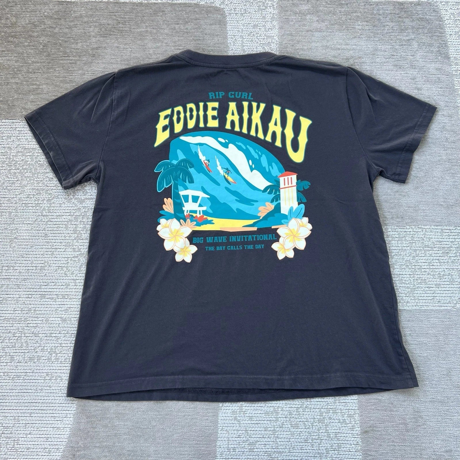 Eddie Aikau Rip Curl Surf T-shirt Hawaii Mens L The Bay Calls The Day Big Wave