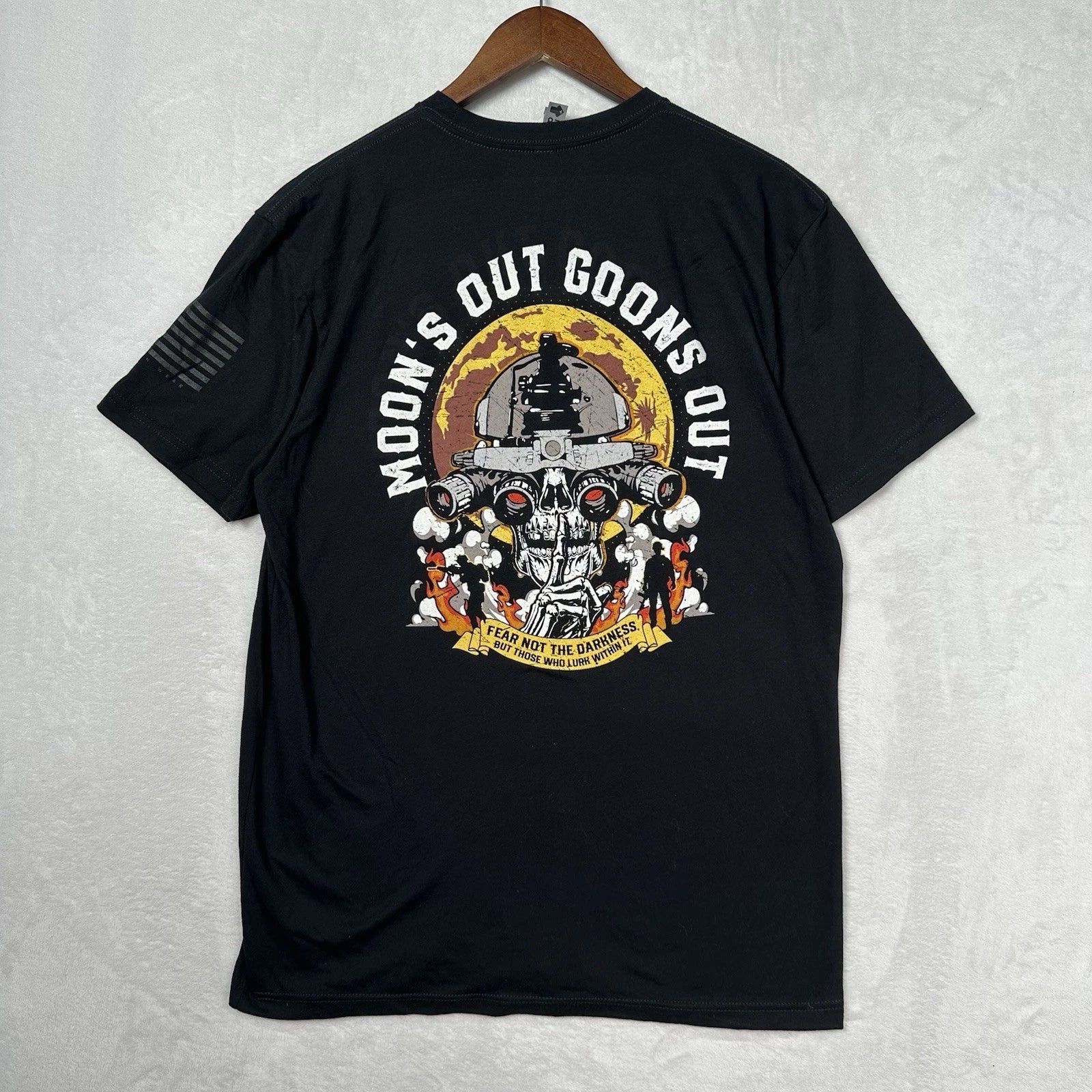 Recon Wear Men's L “Moons Out Goons Out” T-Shirt Graphic Tee
