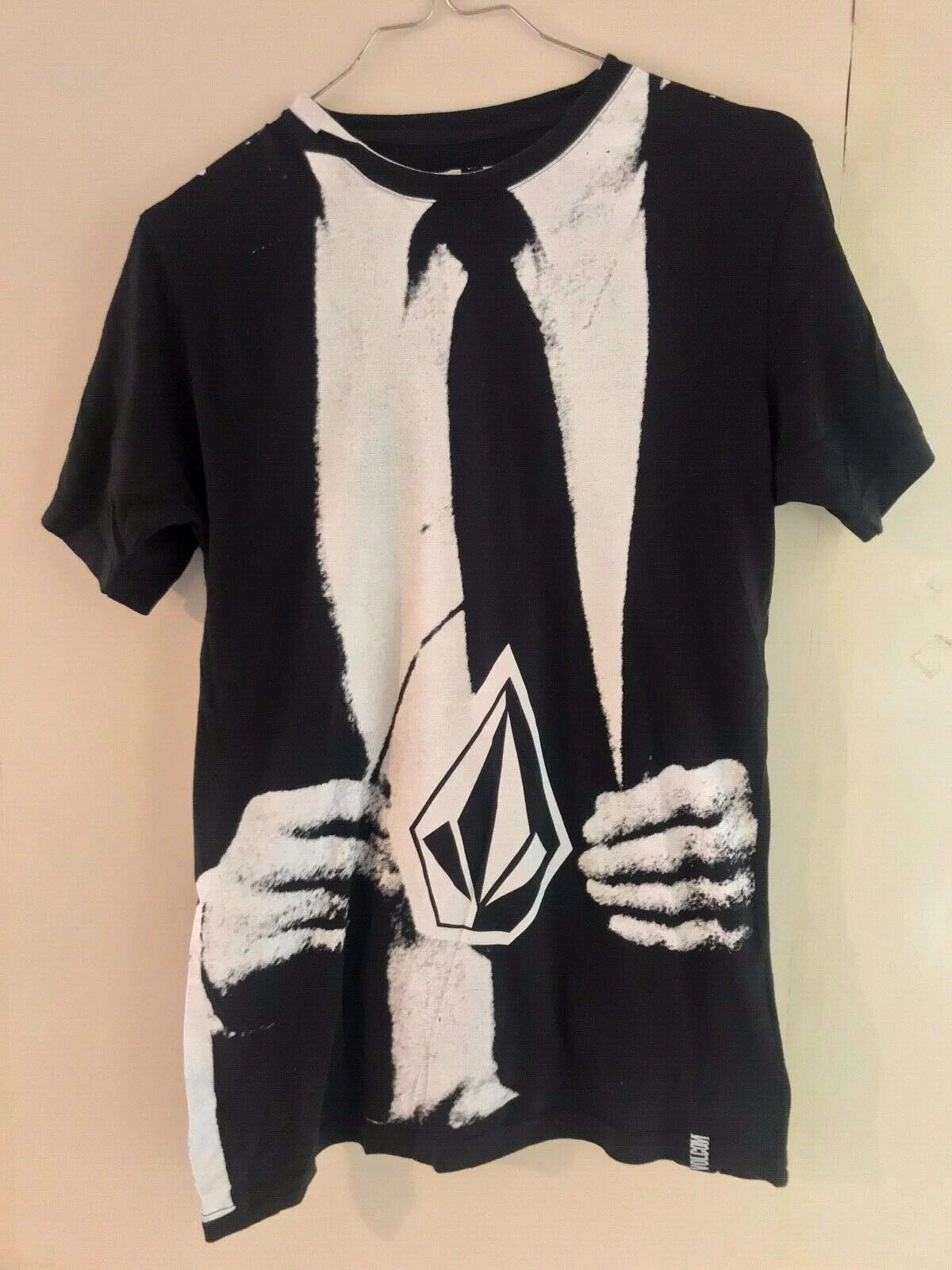 VOLCOM SMALL INDIE PUNK SKATE STREETWEAR HIP HOP SHORT SLEEVE T-SHIRT SIZE S