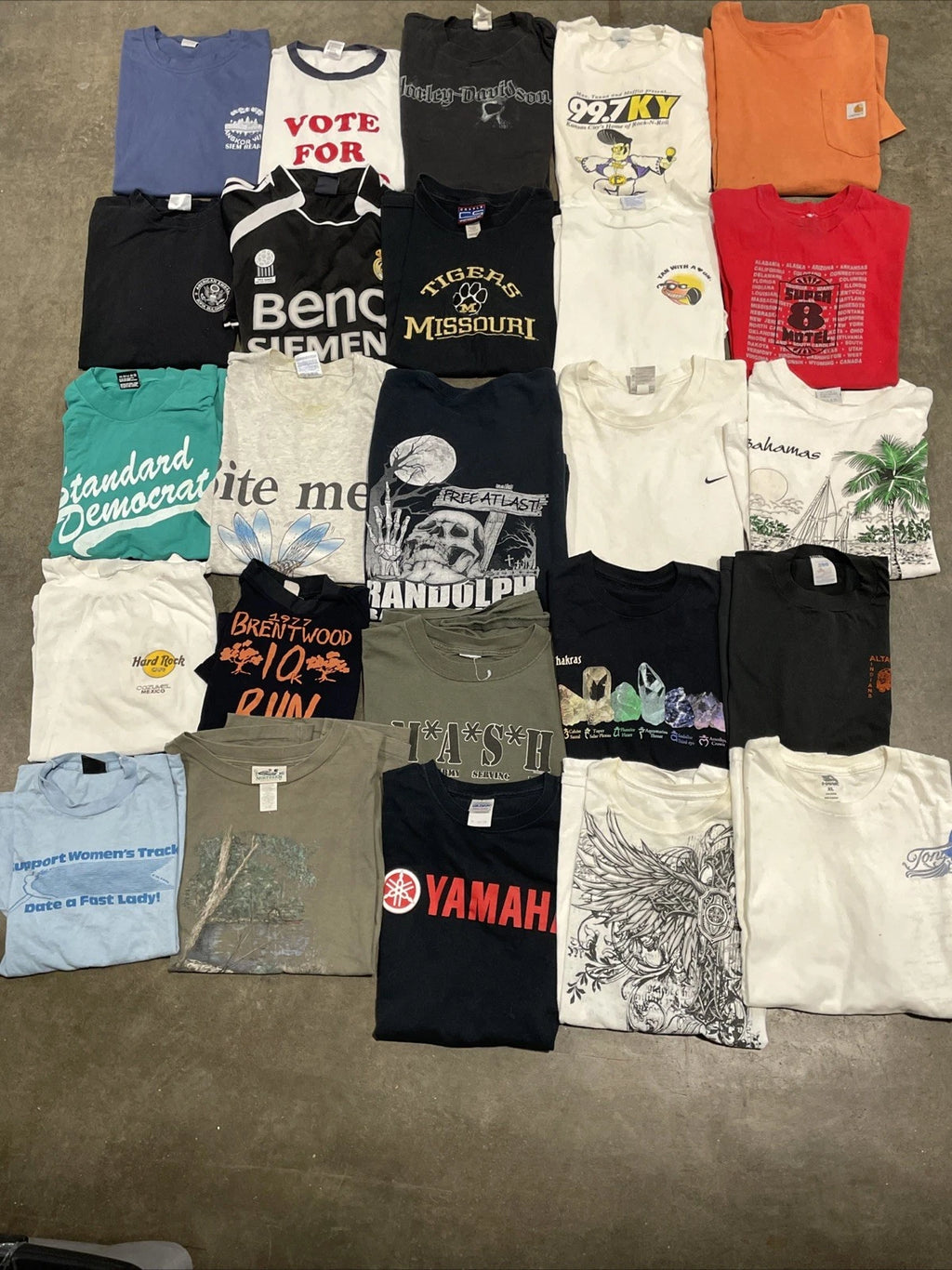 Vintage 80s, 90s Y2K Bundle Lot of 25 Graphic T-Shirts Various Sizes & Condition