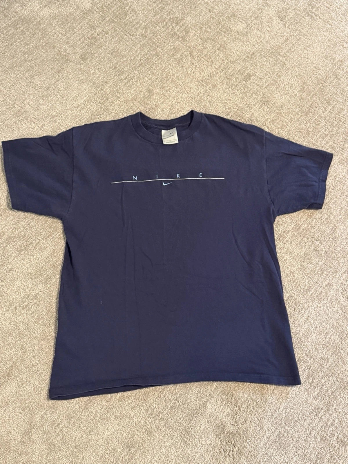 Vintage 90s/y2k Men’s Size Large Nike Tee With Embroidered Logo