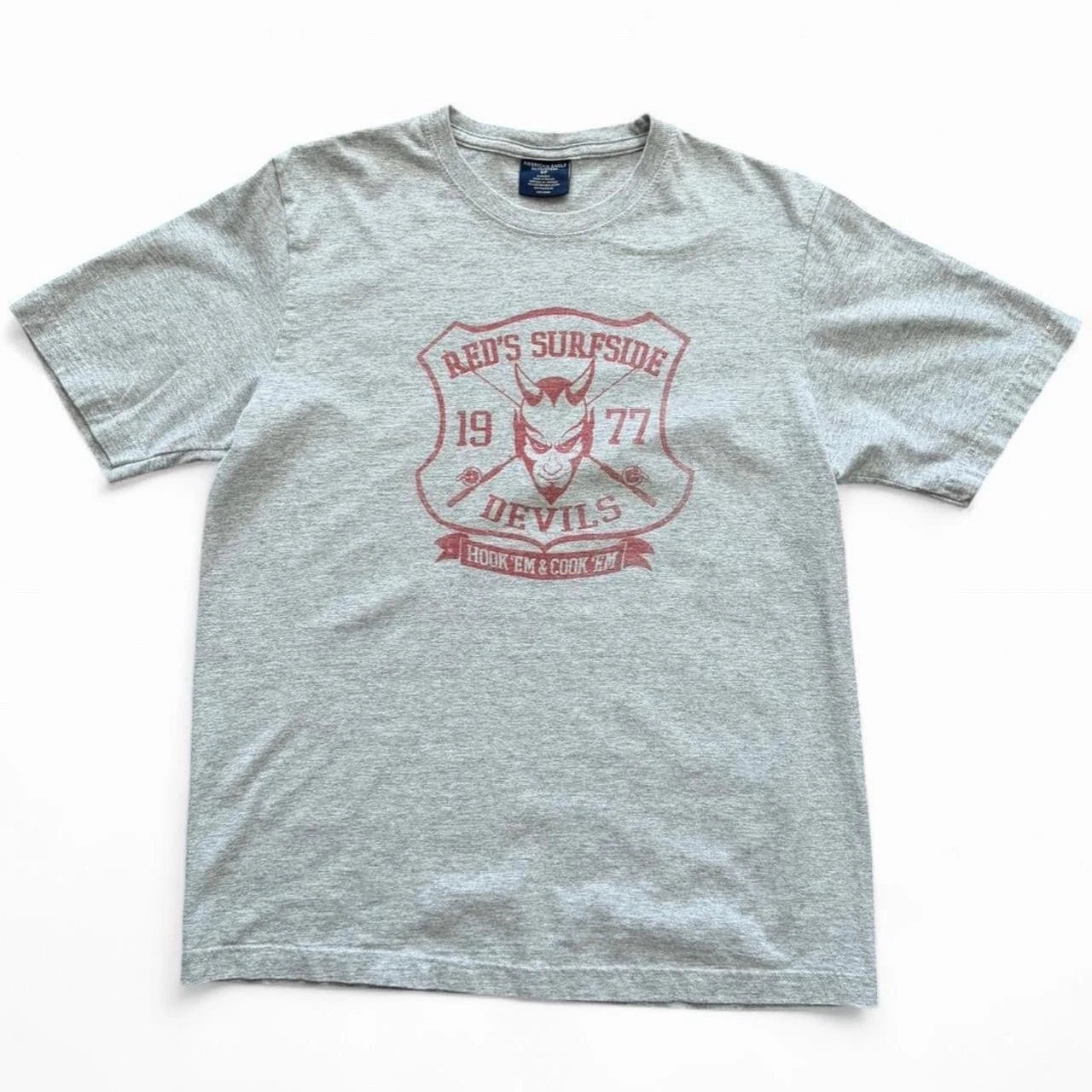 Y2K Red's Surfside Devils American Eagle Grey Graphic T-shirt Small 20x27”