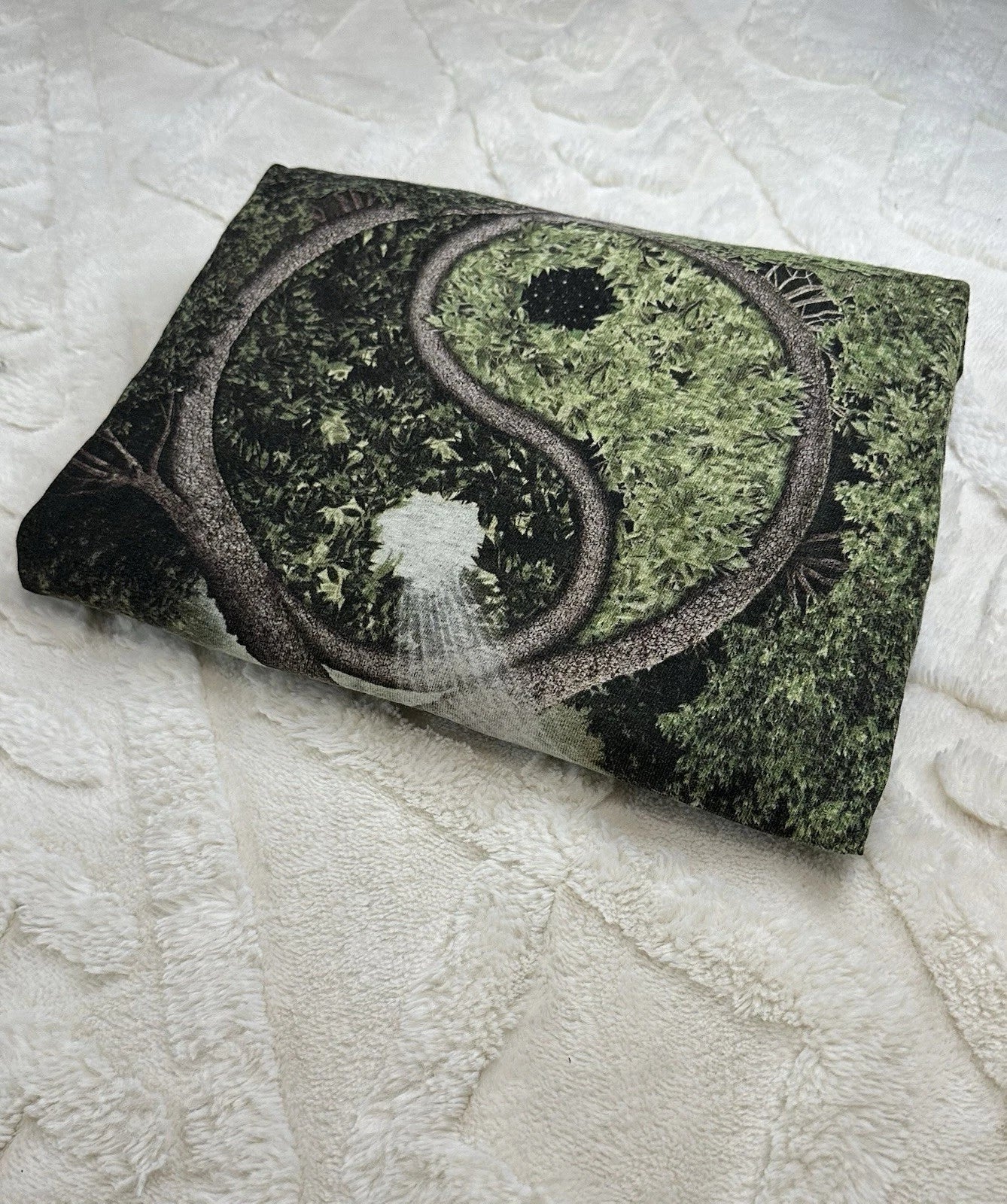 The Mountain 2011 Yin Yang Tree Classic Cotton T-Shirt Mens XL Green Tie-Dye AOP