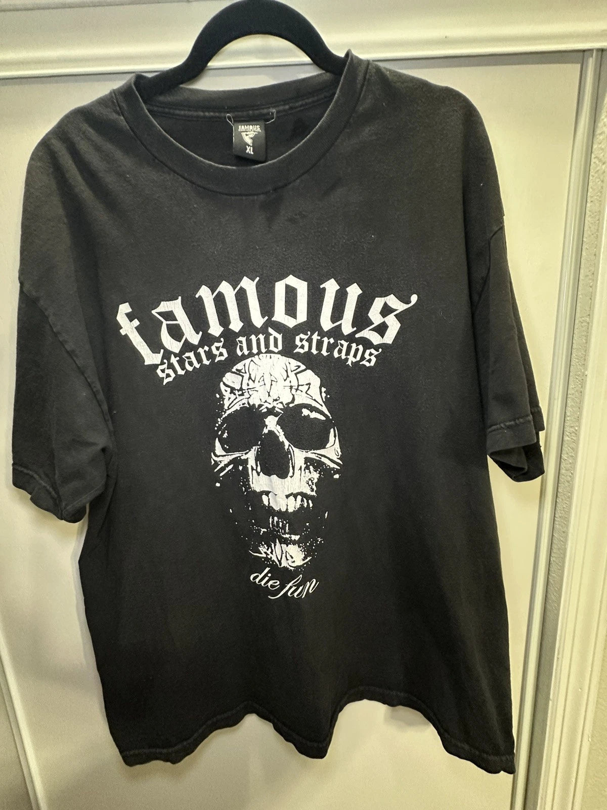 VTG Famous Stars and Straps Shirt XL Black Skull Graphic Travis Barker Die Fun