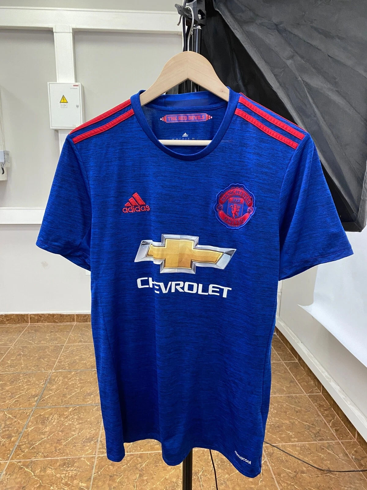 Y2K Adidas Manchester United Soccer Jersey Rare Retro Hype size S color blue
