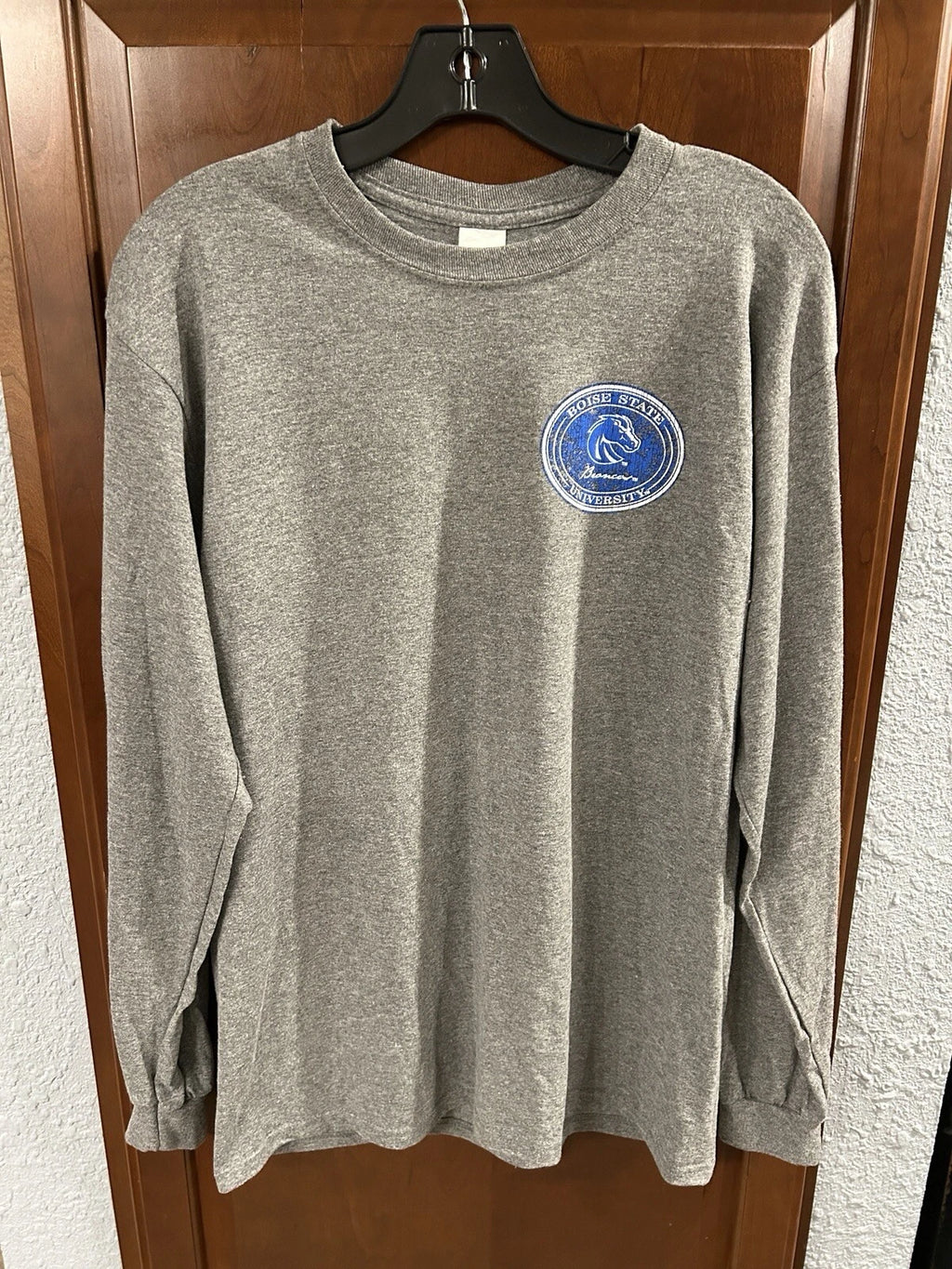 BOISE STATE COLLEGE FOOTBALL NEW AGENDA Classic Grey T-Shirt Med NWT Long Sleeve