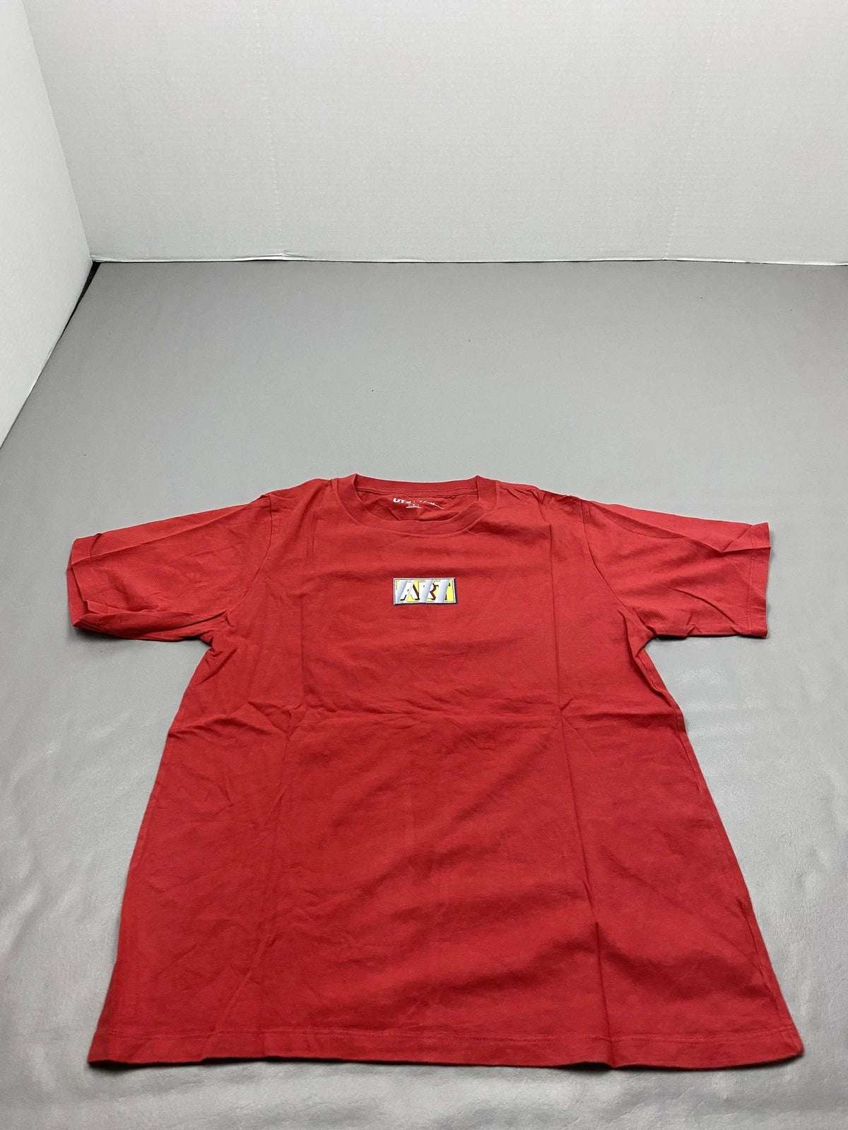 Uniqlo Roy Lichtenstein Shirt Mens Small Red ART In The Car Graphic Tee Pop Art