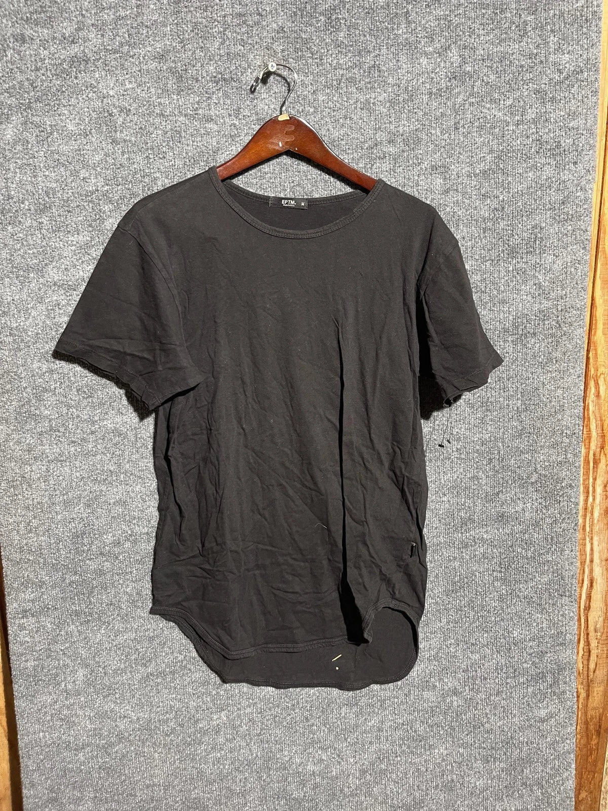 EPTM. Shirt Mens Medium Black Longline Curved Hem Made in USA Tee Streetwear