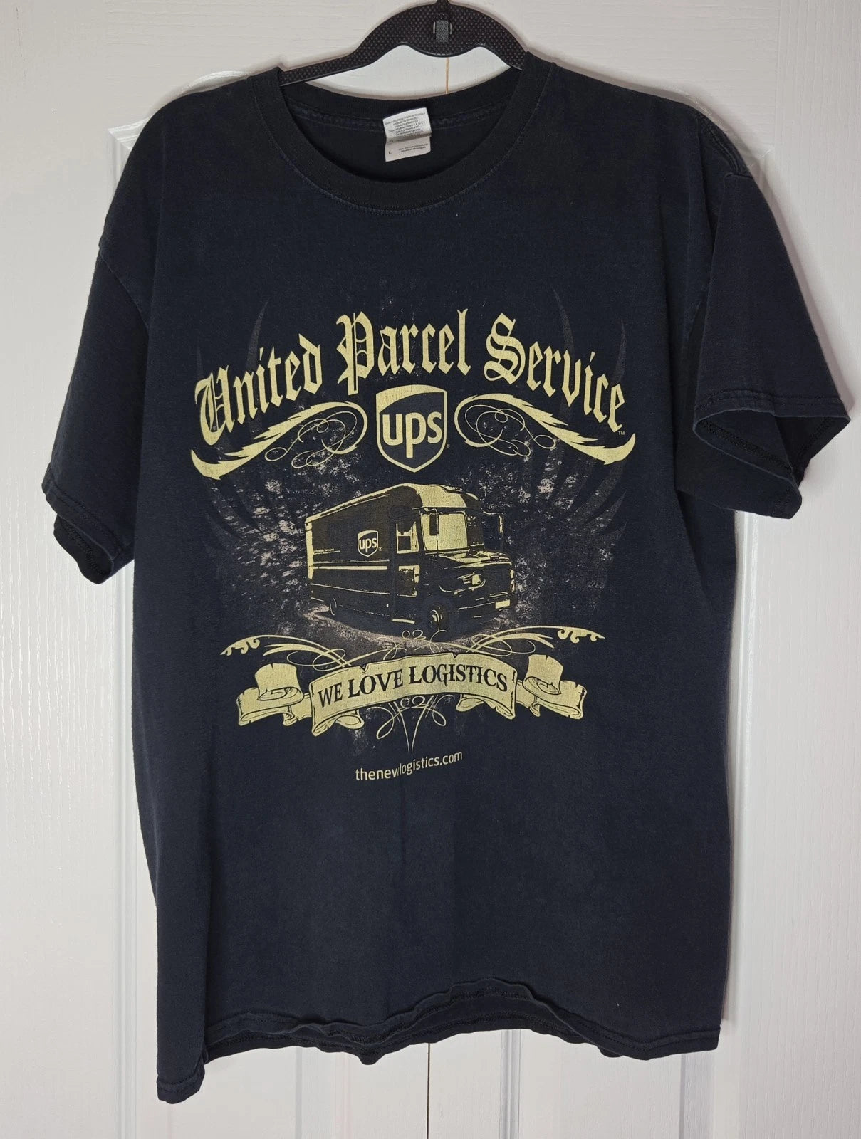 UPS United Parcel Service Y2K Black and Gold Graphic Tee Size L