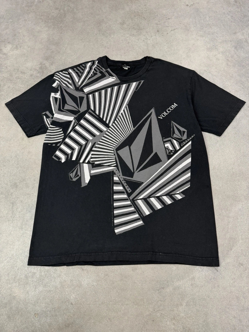 Vintage Y2K Volcom Stone All Over Print T Shirt Black X-Large Skate Surf 2000s