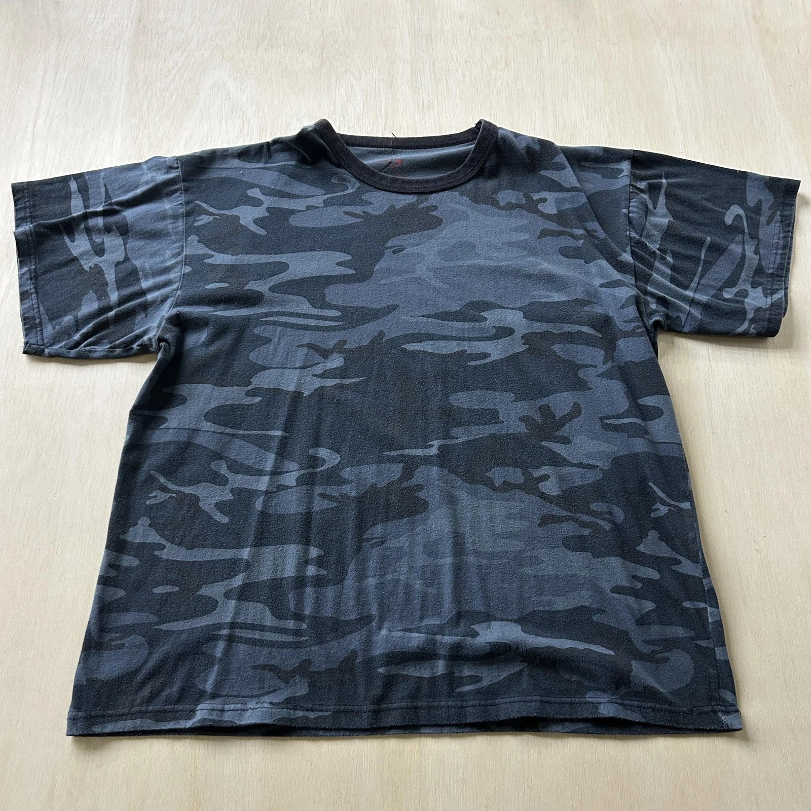 Y2K Gray Camo Shirt Mens Large Tagless Crew Cotton Poly Allover Tee T-Shirt
