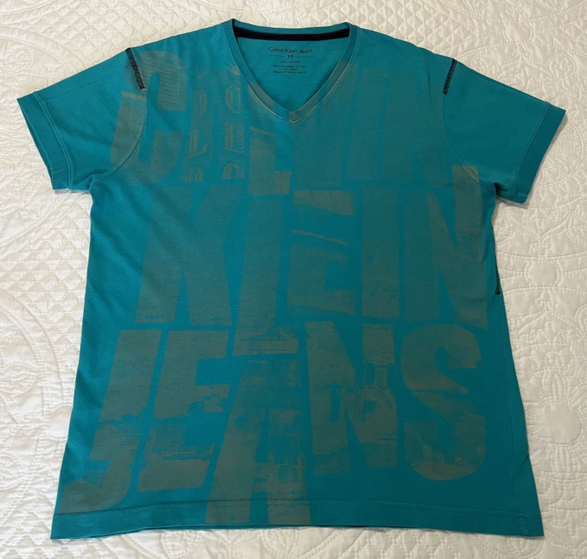 Calvin Klein Jeans Men's T-Shirt Size M Green 100% Cotton V-Neck Short Sleeve